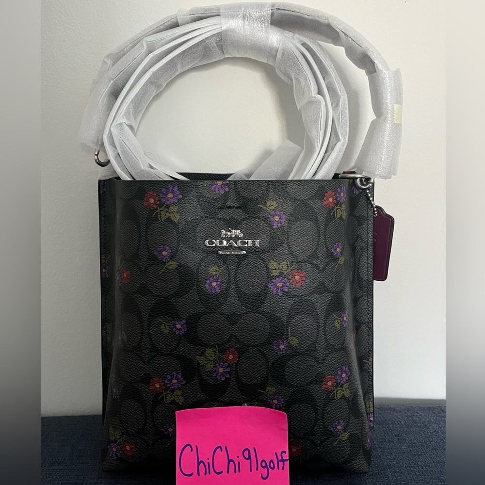 COACH MOLLIE BUCKET BAG 22 IN SIGNATURE CANVAS WITH COUNTRY FLORAL PRINT BAG - Picture 1 of 4